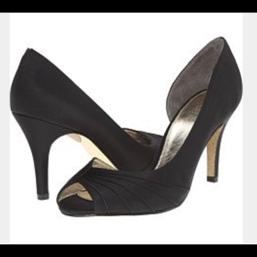 Peep Toe Pump
